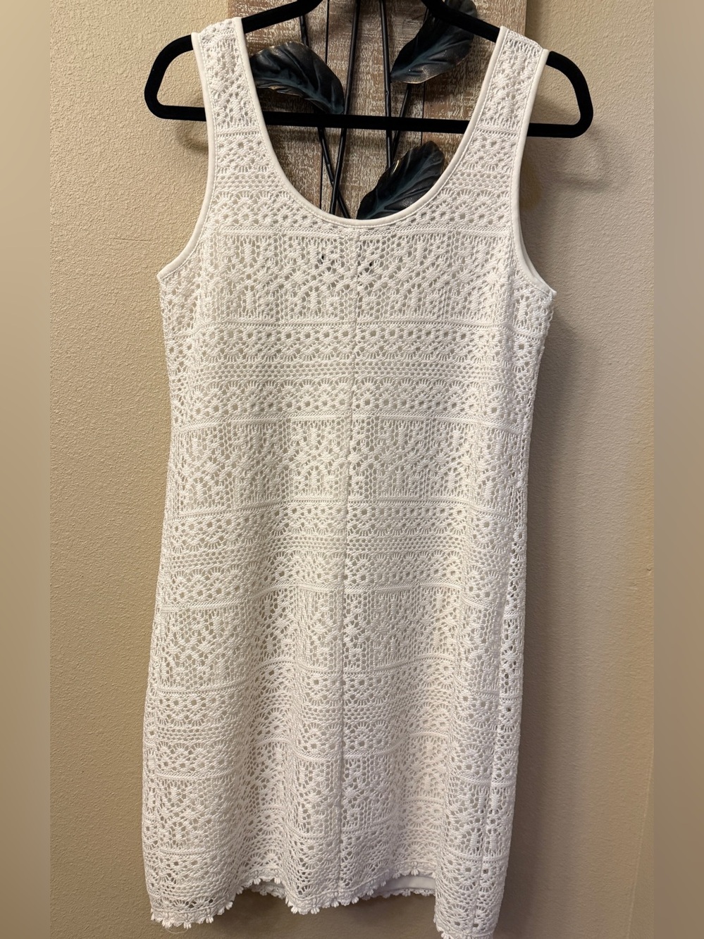 Isabel & Nina White Crochet Mini Dress with Liner Womens 8 - Picture 4 of 6